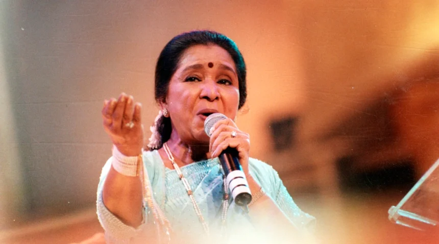 Asha Bhosle Singing Life: आशा भोसले की अनकही कहानी : 10 साल की उम्र से शुरू सफर, 20 भाषाओं में 15 हजार गाने, टॉप सिंगर्स के रिजेक्टेड सॉन्ग्स को गाकर बनीं ‘वर्सेटाइल क्वीन’