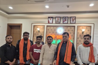 Raipur : कोटा मोहबा बाजार में शराब भट्ठी के खिलाफ जनाक्रोश, 44 पन्नों में 1145 लोगों के हस्ताक्षर वाले आवेदन के साथ आबकारी मंत्री से मिला प्रतिनिधिमंडल