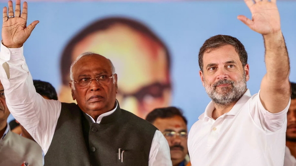 West Bengal Election 2026 को लेकर कांग्रेस का घोषणा पत्र जारी, महिलाओं को ₹2000 मासिक और किसानों को ₹15000 सालाना देने के साथ किए 5 बड़े वादे