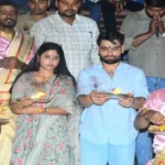 Rinku Singh और Priya Saroj ने Varanasi में काशी विश्वनाथ के किए दर्शन, गंगा आरती में लिया भाग