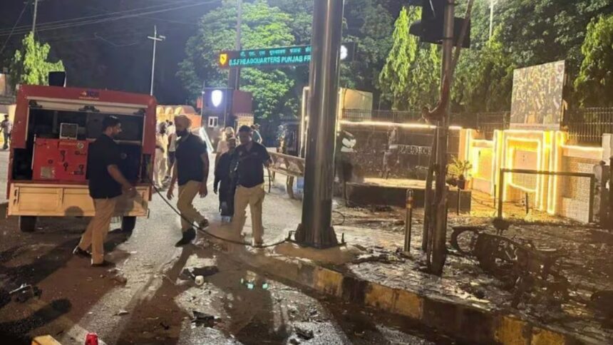 BSF Headquarters Blast in Jalandhar : जालंधर में BSF हेडक्वार्टर के बाहर जोरदार ब्लास्ट, फ्लिपकार्ट डिलीवरी बॉय की स्कूटी उड़ी; एक घायल