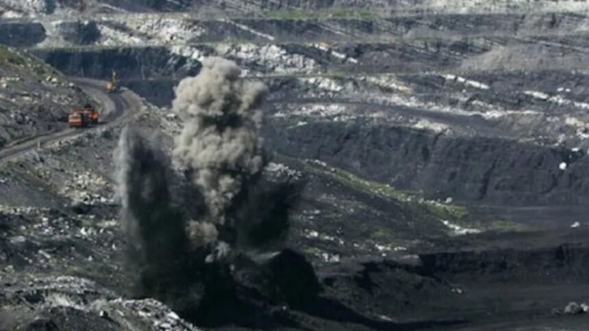 China Coal Mine Blast : चीन में कोयला खदान में भीषण विस्फोट, 82 मजदूरों की मौत; कई लापता