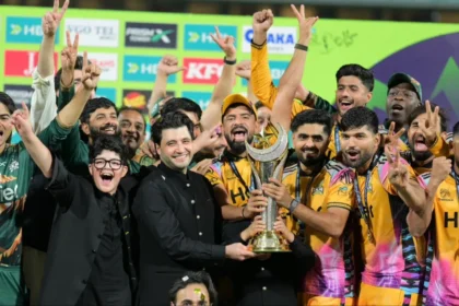 PSL 2026 : Babar Azam की कप्तानी में Peshawar Zalmi बनी Champion, 9 साल का इंतजार खत्म; Final में Hyderabad Kingsmen को 5 विकेट से हराया