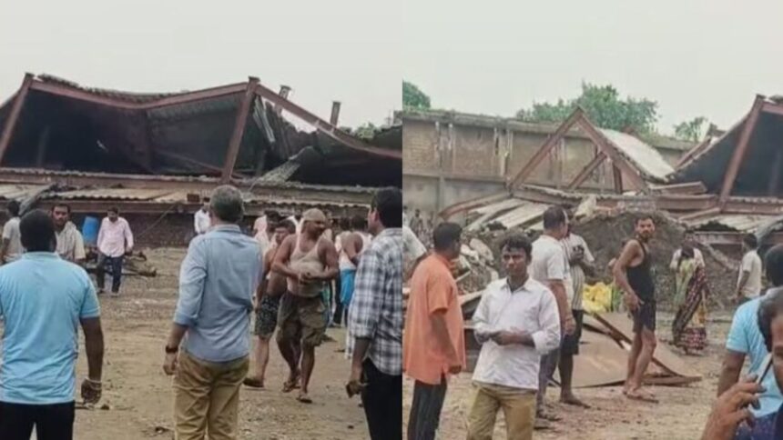 Kolkata Taratala Roof Collapse: कोलकाता में बड़ा हादसा : निर्माणाधीन गोदाम की छत गिरी, 5 की मौत, कई मजदूर मलबे में फंसे, रेस्क्यू जारी