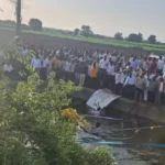 Pandharpur Pickup Van Accident : पंढरपुर में दर्दनाक हादसा : कुएं में गिरी पिकअप वैन, 14 श्रद्धालुओं की मौत