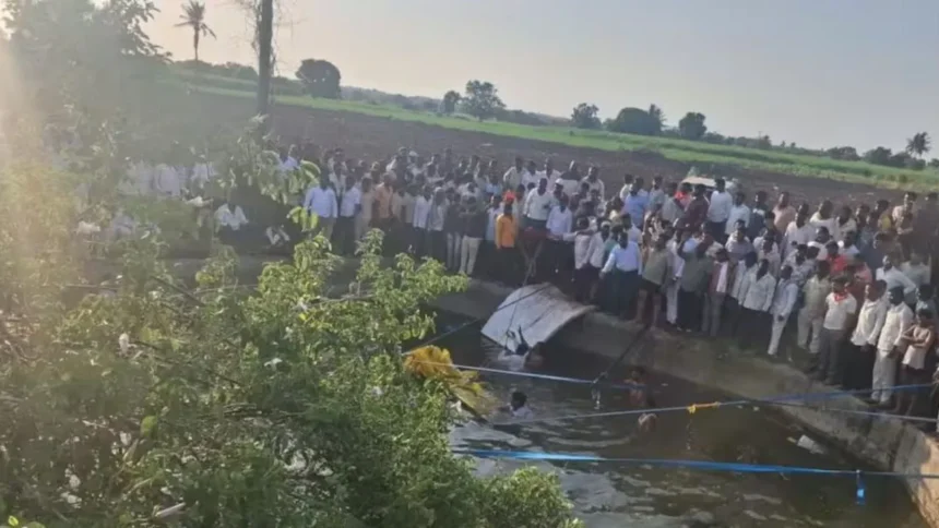 Pandharpur Pickup Van Accident : पंढरपुर में दर्दनाक हादसा : कुएं में गिरी पिकअप वैन, 14 श्रद्धालुओं की मौत