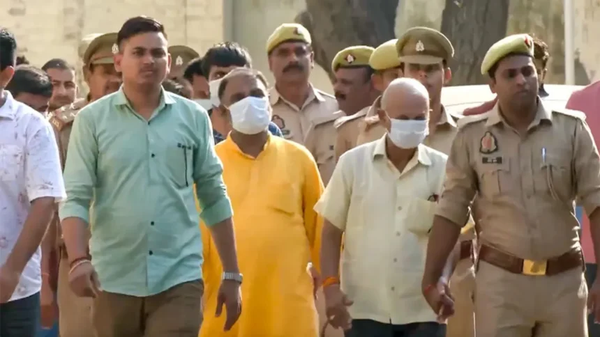 राम मंदिर चंदा चोरी केस में बड़ी कार्रवाई, आठ आरोपियों के ठिकानों पर छापेमारी, 80 लाख रुपये बरामद