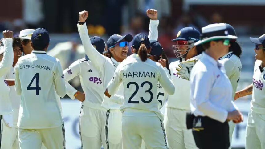 IND W vs ENG W Test : लॉर्ड्स में भारत की बेटियों ने अंग्रेजों को रौंदा, 12 साल बाद इंग्लैंड को 270 रन से हराकर रचा इतिहास